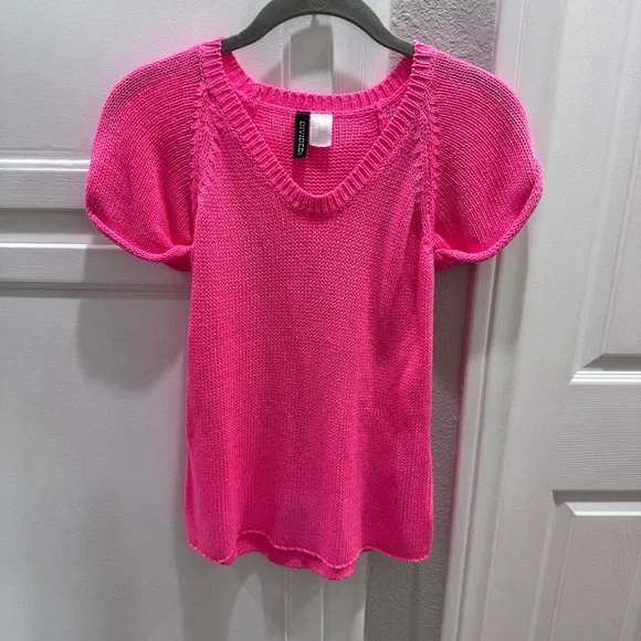H & M Divided Hot Pink V-Neck Knit Top - Picture 4 of 11